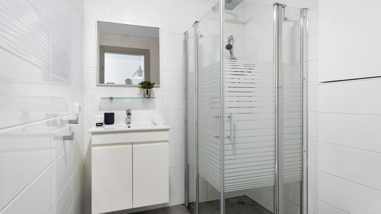 Stylish 1Br Flat For 4 Ppl In Allenby By Holyguest Тел Авив Екстериор снимка